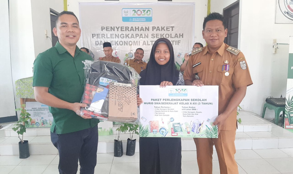 Wujudkan Visi AA2030, Asian Agri Berikan Paket Bantuan Pendidikan dan Ekonomi Alternatif di Riau