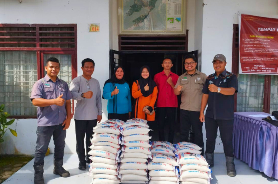 PT Supra Matra Abadi Distributes Essential Supplies to Flood-Affected Residents of Sei Muka Village, Datuk Tanah Datar District, North Sumatra